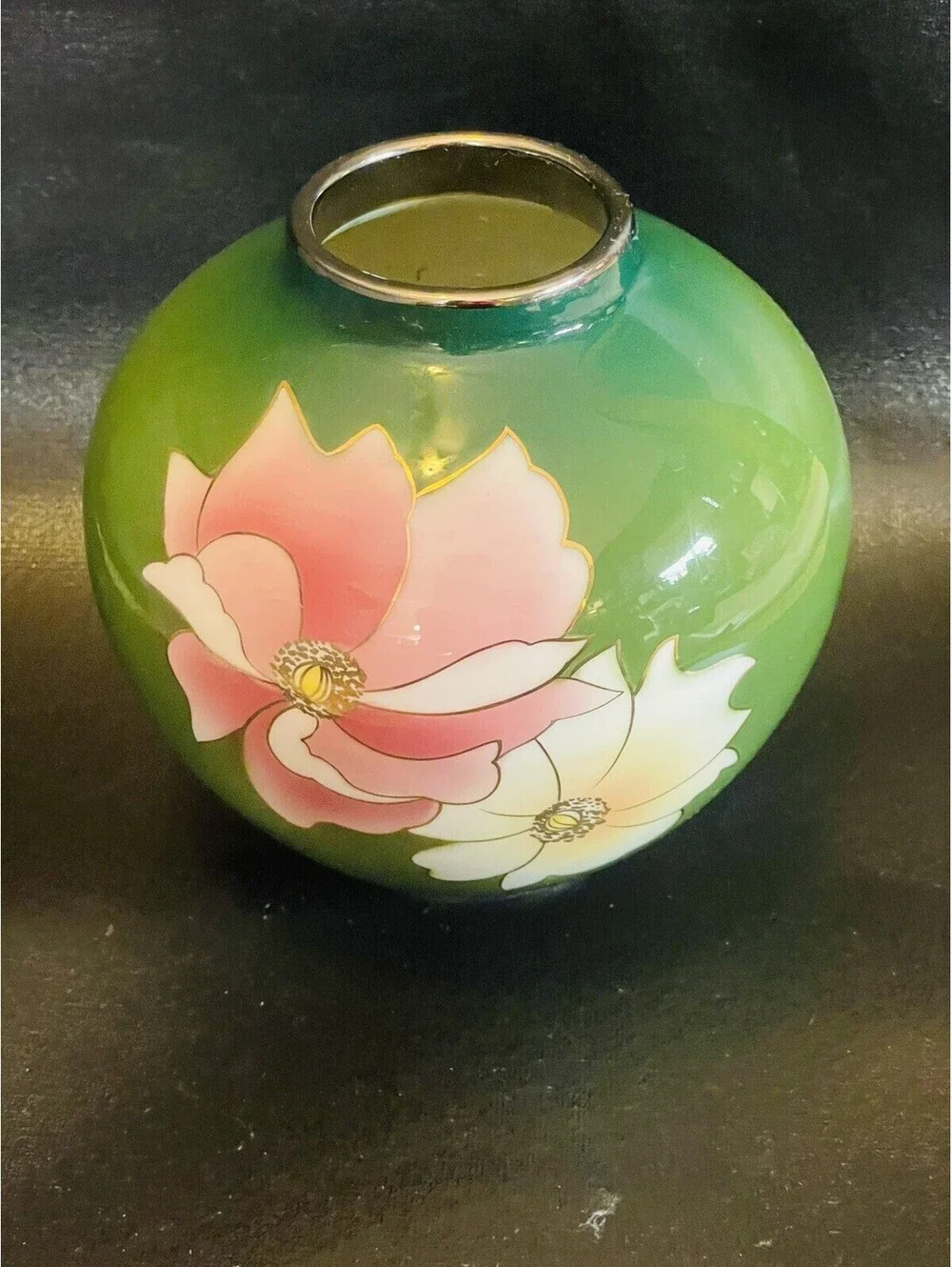 FUJICLOS Japanese Round Flower Vase Elegant Green Round 7” Floral Painted Vase